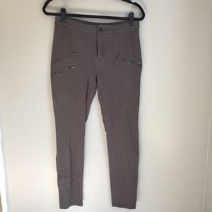 Athleta High Rise Pointe Moto I Pant Gray 8